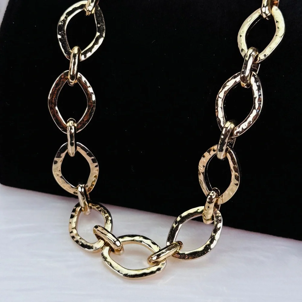Vintage aged, goldtone, weighted Link Chain Necklace - Picture 8 of 10